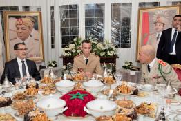 Image du Maroc Professionnelle de  Son Altesse Royale le Prince Héritier Moulay El Hassan préside un ftour-dîner offert par Sa Majesté le Roi Mohammed VI, que Dieu L'assiste, Chef suprême et Chef d’État-major Général des Forces Armées Royales (FAR), à l’occasion du 63è anniversaire de la création des FAR, le 14 Mai 2019 (Photo/ SPPR) via Jalilbounhar.com 